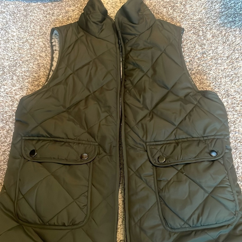 Reversible vest